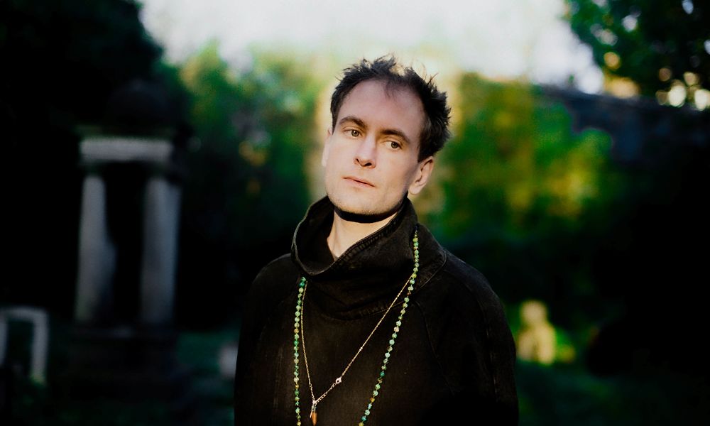 Alabaster dePlume