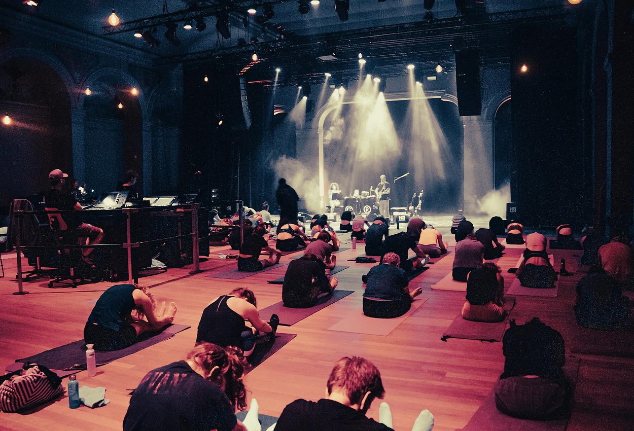 Journey Of Yoga: Plug & Flow LIVE met Charlotte & Reinhard
